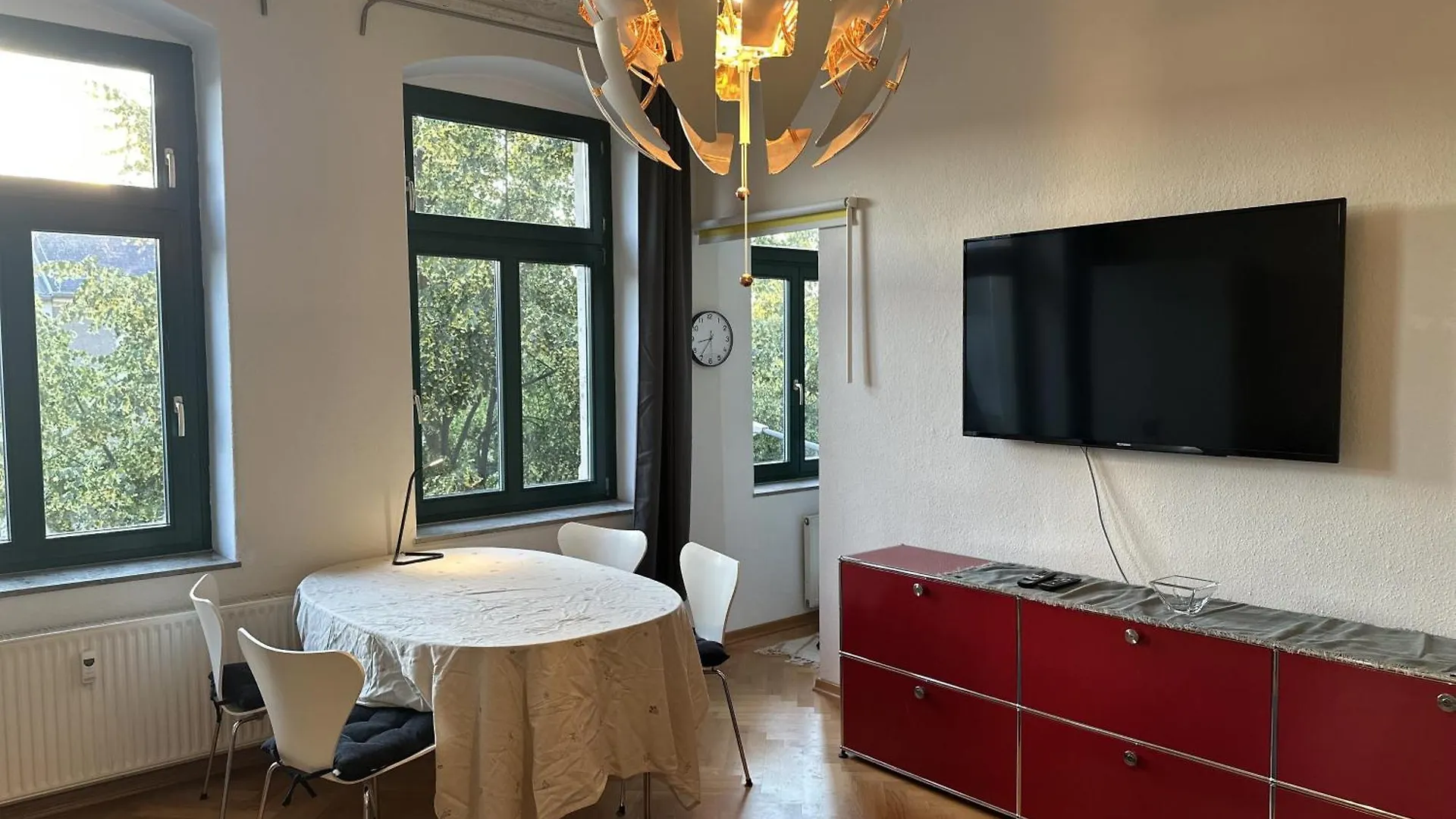 דרזדן Beautiful Old Building Apartment
